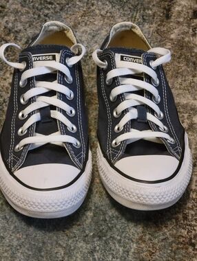 Converse Chuck Taylor All Star Low Top Navy Blue - Men’s 5 / Women’s 7